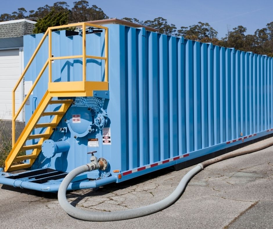 frac-tank-in-use